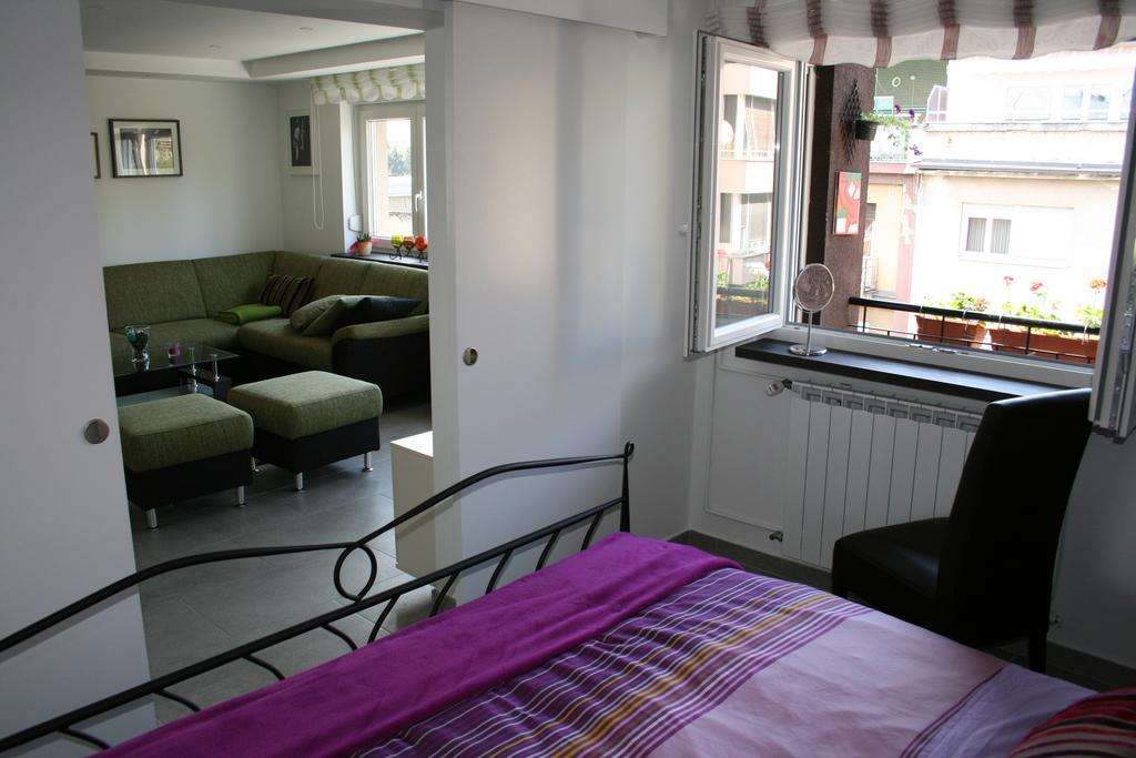 Classic Deco Apartment *